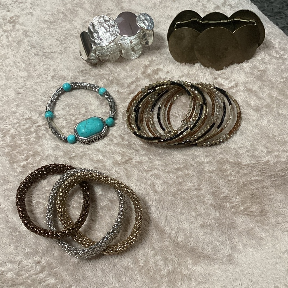 5 Bracelets, costume jewelry, gold tone, silver tone, turquoise